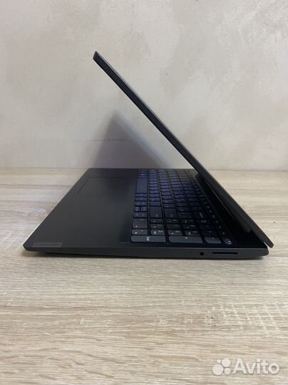 Современный шустрый ноутбук Lenovo