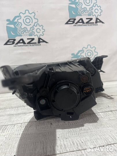 Фара левая Kia Rio 3