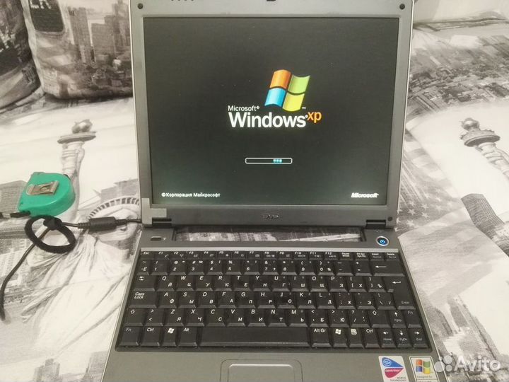 Ноутбук asus + Зарядное устройство 19V-2,1 A