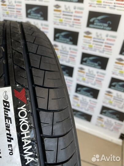 Yokohama BluEarth E70BZ 215/55 R17 94V