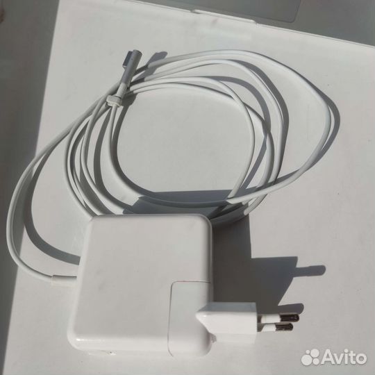 Apple MacBook Air 11, mid 2011, A1370