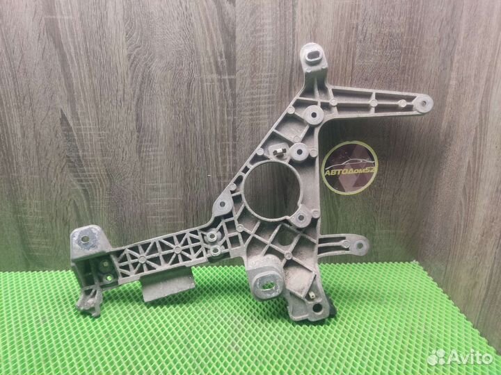 Кронштейн бампера Mercedes Actros MP4 A9608850545