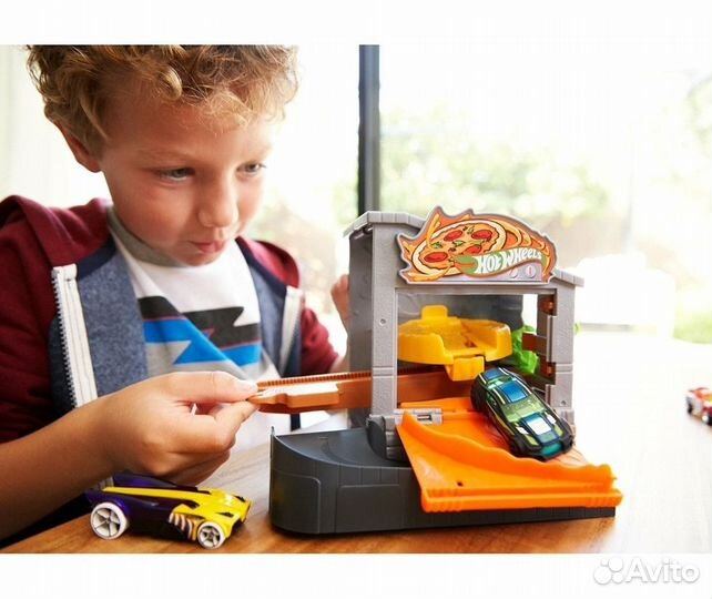 Hot wheels Сити Подбрасывание пиццы