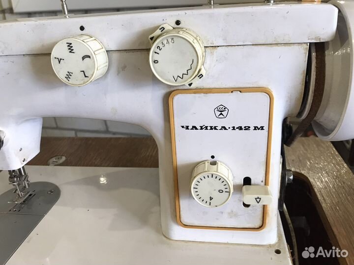 Швейная машина Чайка 142м