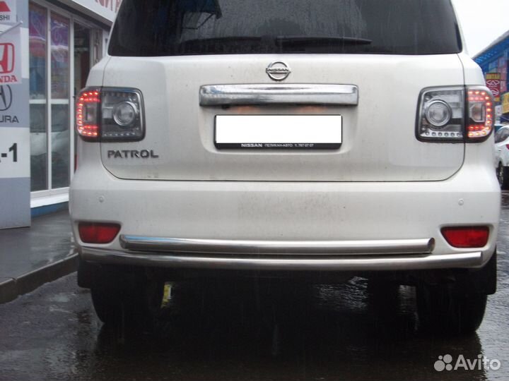 Защита заднего бампера Nissan Patrol 2010