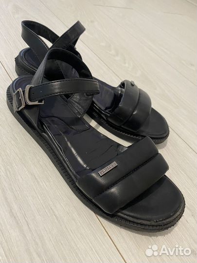 Сандалии 37-38 размер