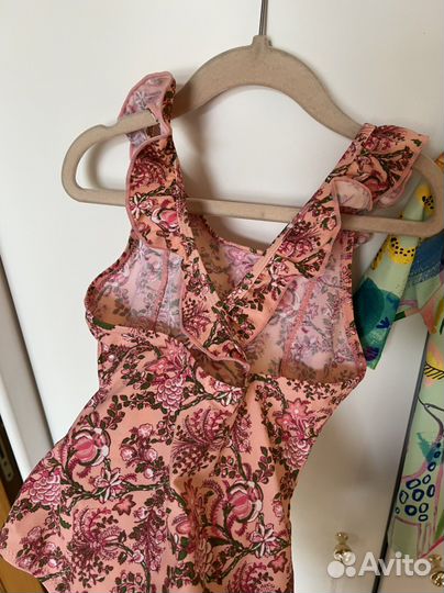 Купальник, плавки, футболка солнцезащитная