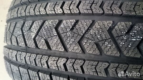 Tourador Winter Pro TSU1 275/40 R20 106V