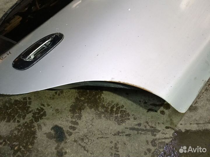 Дверь (боковая) задняя седан Mazda Familia BH / 32