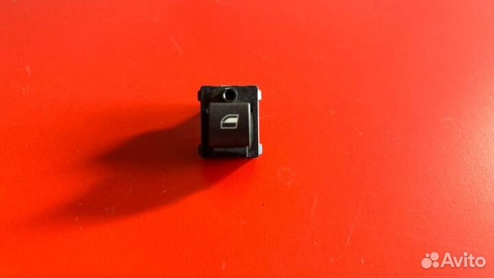 Блок управления стеклоподъемниками передний правый