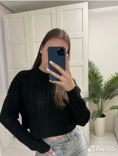 Свитер укороченный