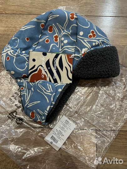 Шапка и краги didriksons