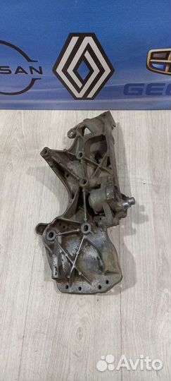Кронштейн площадка крепление генератора Renault sy