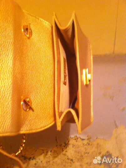 Сумочка золотистая вечерняя