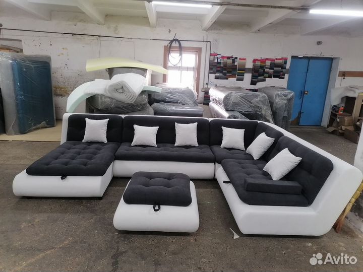 Большой угловой диван