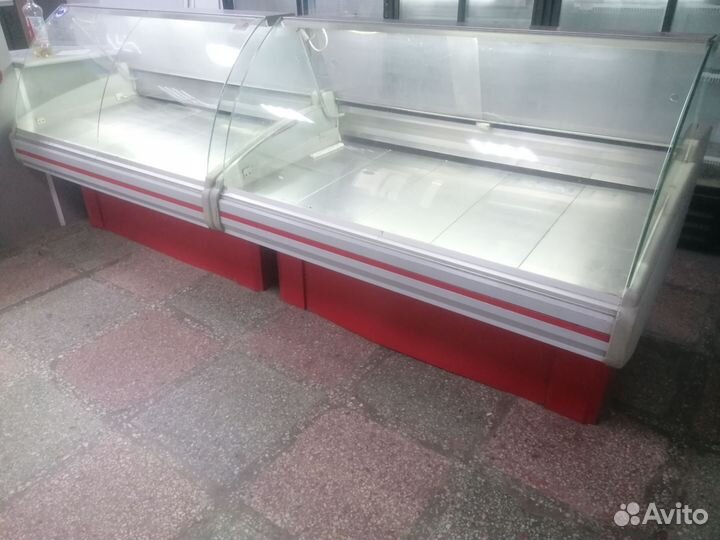 Холодильные витрины и шкаф