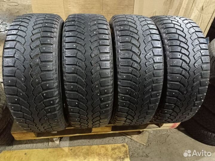 Bridgestone Blizzak Spike-01 235/60 R17 106T