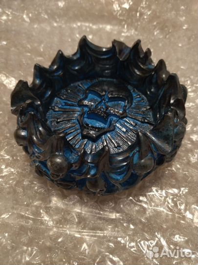 Пепельница готика с черепами