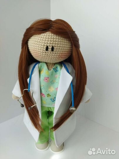 Кукла ручной работы вязанная
