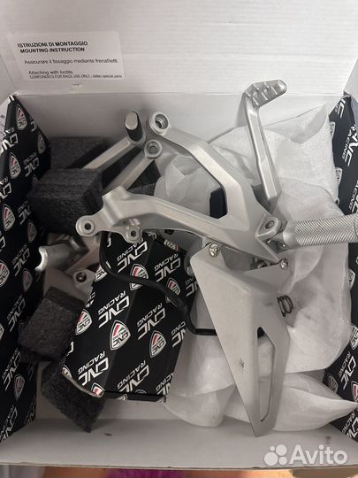 Подножки родные ducati streetfighter v4