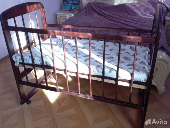 Детская кроватка