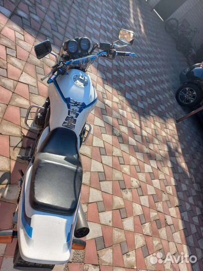 Мотацикл Honda CB400