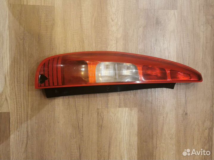 Фонарь задний левый Mitsubishi colt VI