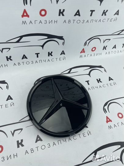 Значок в решетку Mercedes Черный
