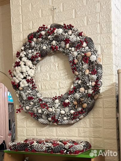 Рождественский венок и подсвечник