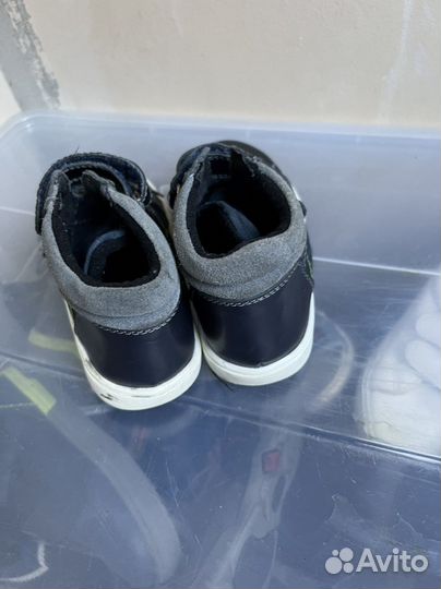 Ботинки осенние 27. С защитой носа