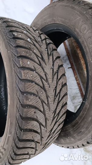 Yokohama IceGuard Stud IG65 215/55 R16