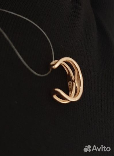 Золотая серьга
