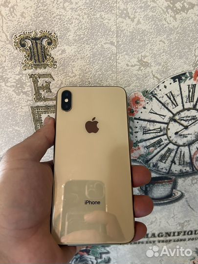 Телефон iPhone xs max 64г