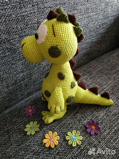 Вязаная игрушка дракон дино лаки