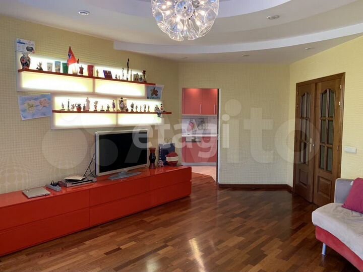 3-к. квартира, 100,5 м², 4/5 эт.