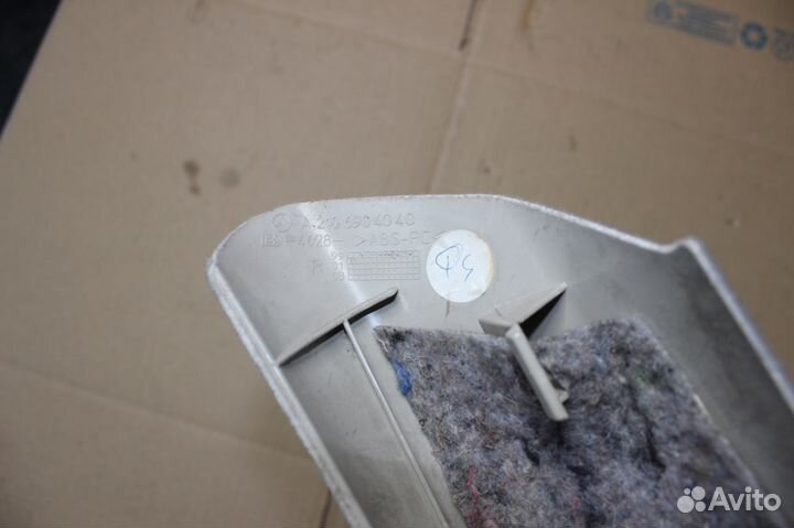 Обшивка передней стойки салона правая W140