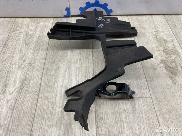 Дефлектор радиатора правый Honda Cr-V 5 L15BG