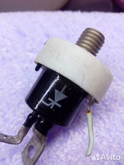 Тиристор силовой тд40 11-0.64-331 СССР