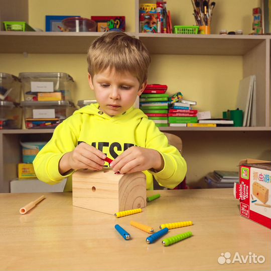 Деревянная магнитная игра «Поймай червячка сундук»