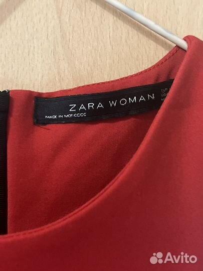 Zara красное платье размер М