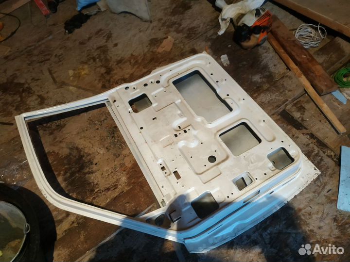 Дверь от Волги 3110, 2410 передняя правая