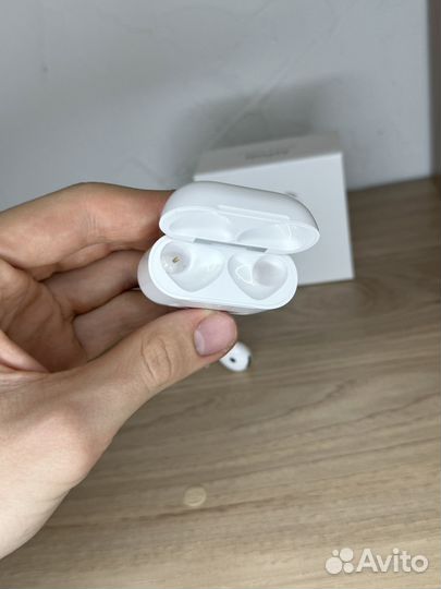 Наушники AirPods 4