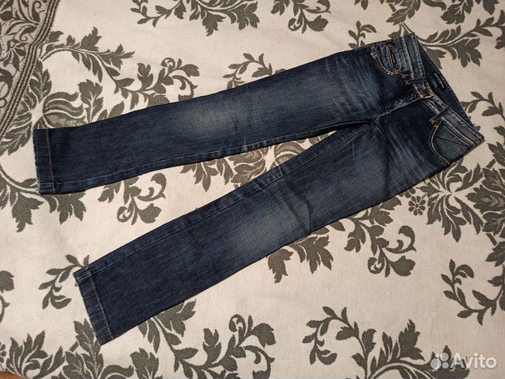 Женские джинсы DG на бедрах 40 размер