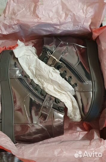 Сникеры новые