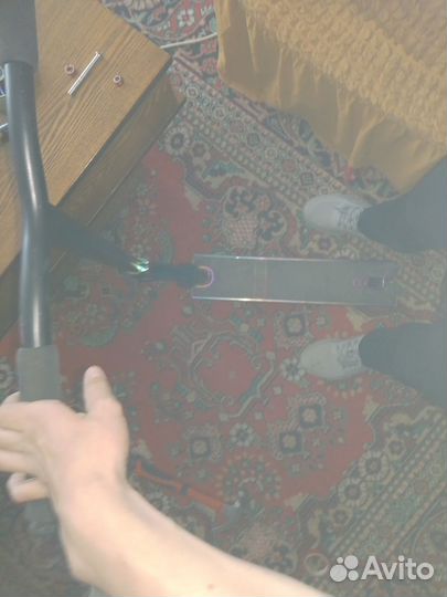 Самокат трюковой нужно надеть заднее колесо