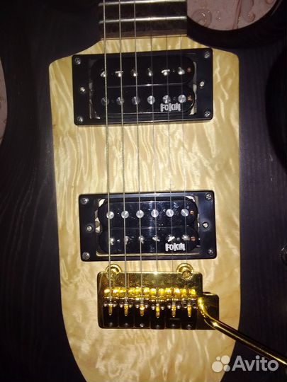 Электрогитара