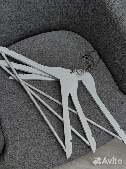 Вешалки плечики для одежды деревянные новые