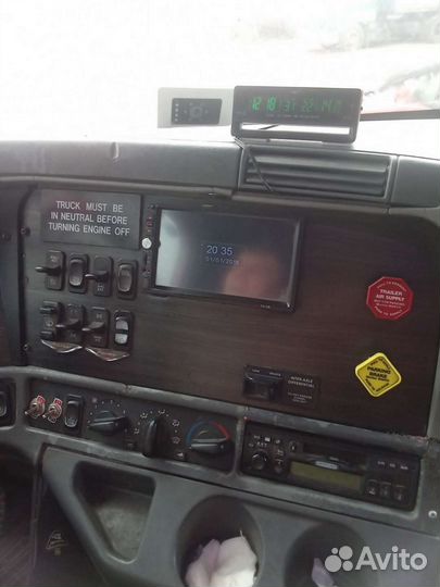 Freightliner FLC 120 с полуприцепом, 2003