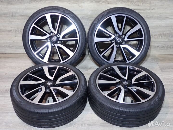 Комплект оригинальных колес Nissan Qashqai R19
