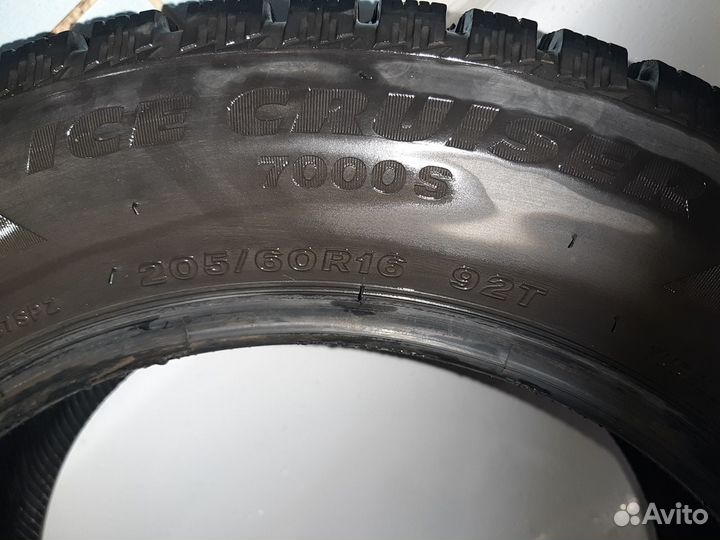 Bridgestone Ice Cruiser 7000S 205/60 R16